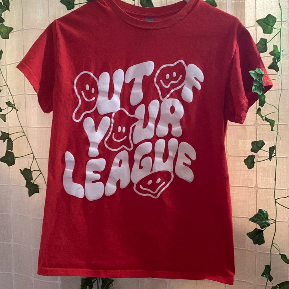 i’m selling this Tee Shirt